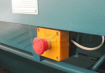 急停开关2.jpg 急停开关2.jpg